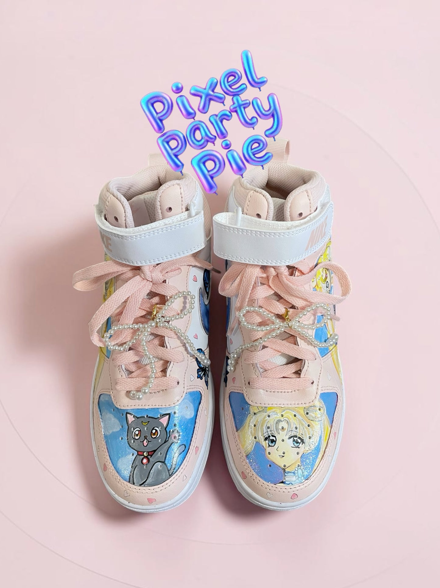 Sailor Moon x Air Jordan Pink 
man Size 5
Woman Size 7.5
EU size 38
