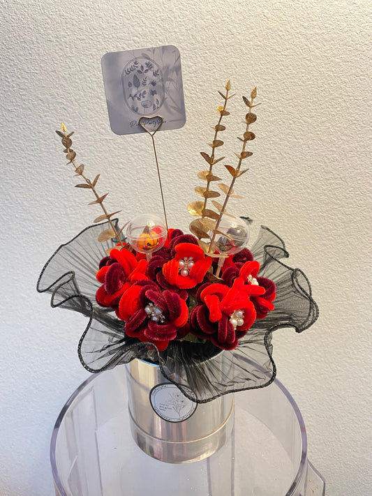 Pipe Cleaner Dark Roses Bucket with 2 Magnets